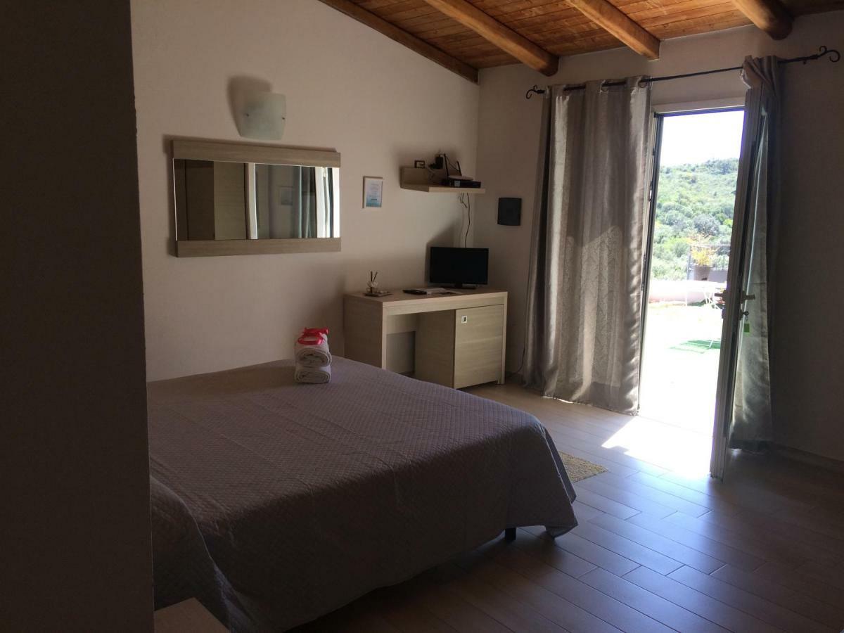 Sole&Sale Bed & Breakfast Сан Теодоро Екстериор снимка